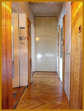 Eladó családi ház Zuglóban_Előszoba